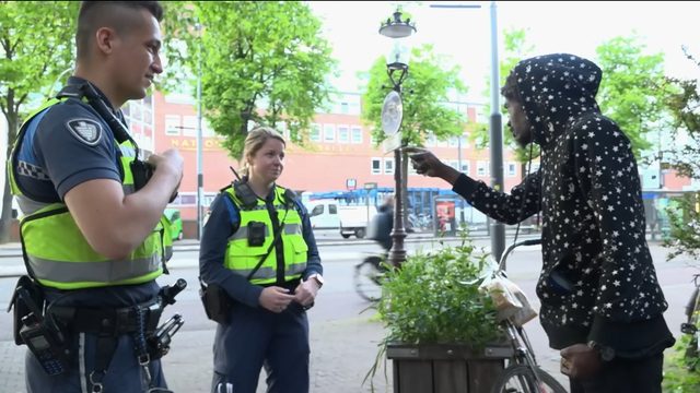 Vrolijkste Overtreder, Poepen in een schoen, Pak me dan